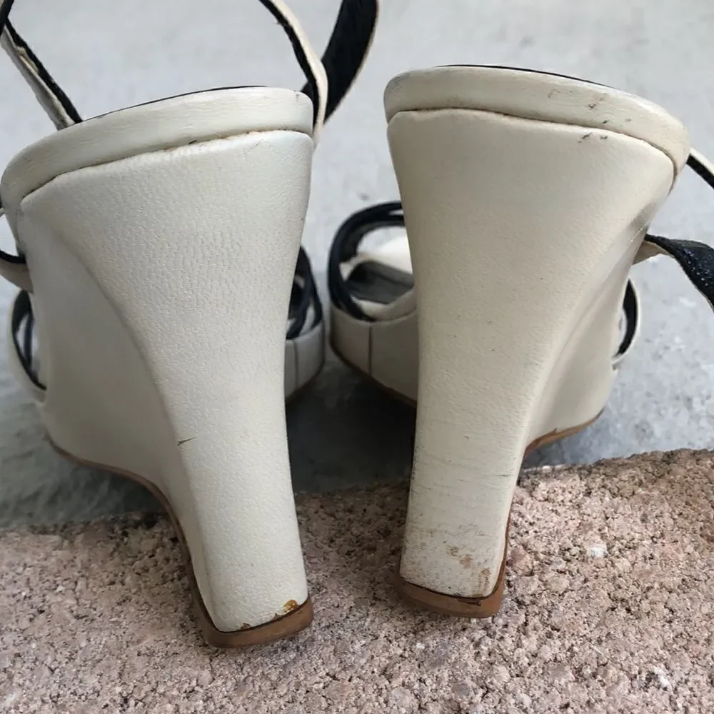 Sinela Wedged Sandals